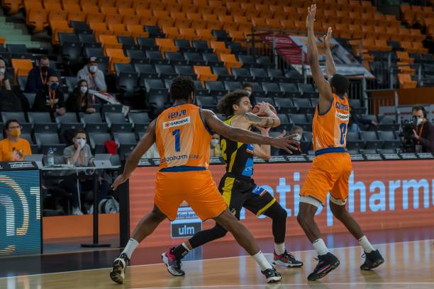 塞尔吉尼奥火速驰援国足,“新10号”要怎么用才能激发最大价值?.