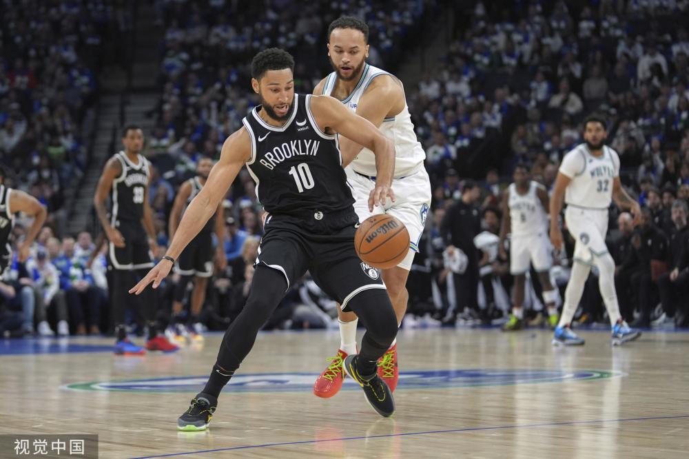 布局上显得 布局上显得