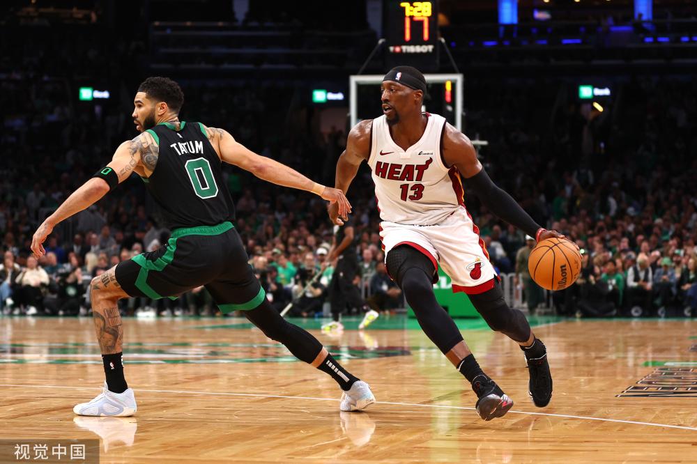 多球员的背 多球员的背