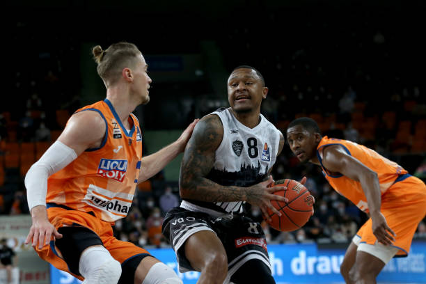 犯规控制需 犯规控制需