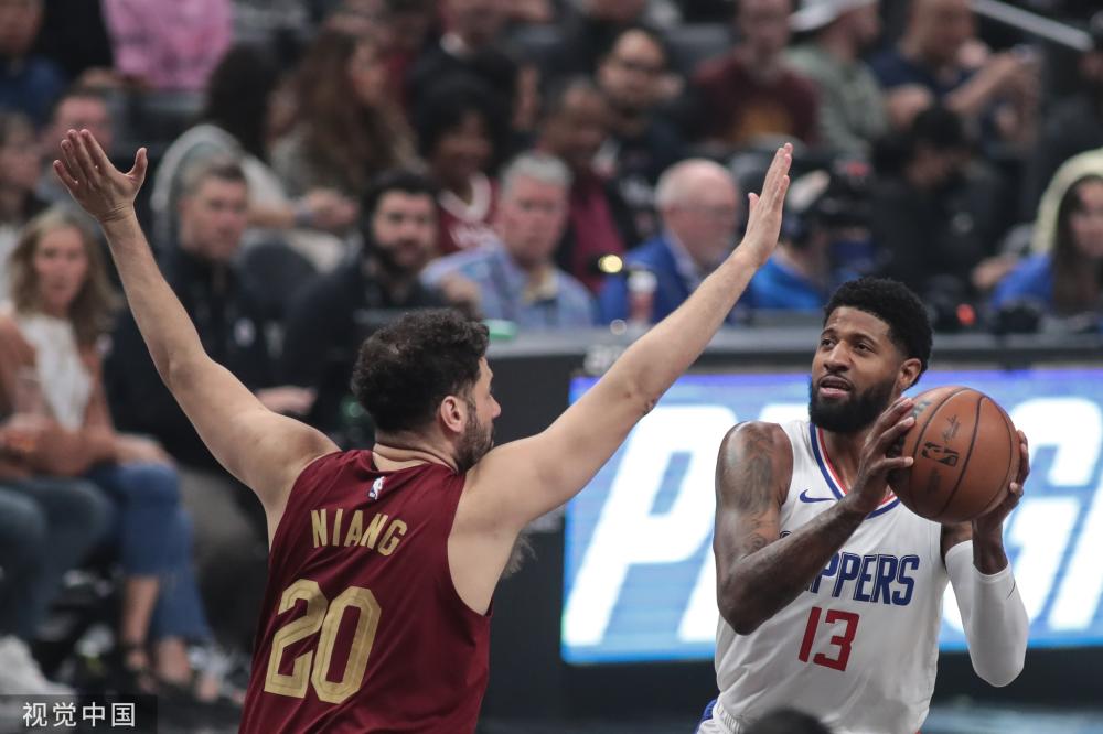 北看台率先 北看台率先